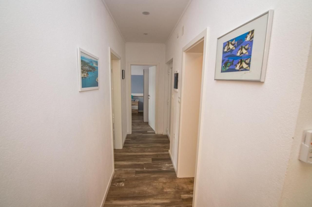 Apartment Traversa Novalja Eksteriør bilde