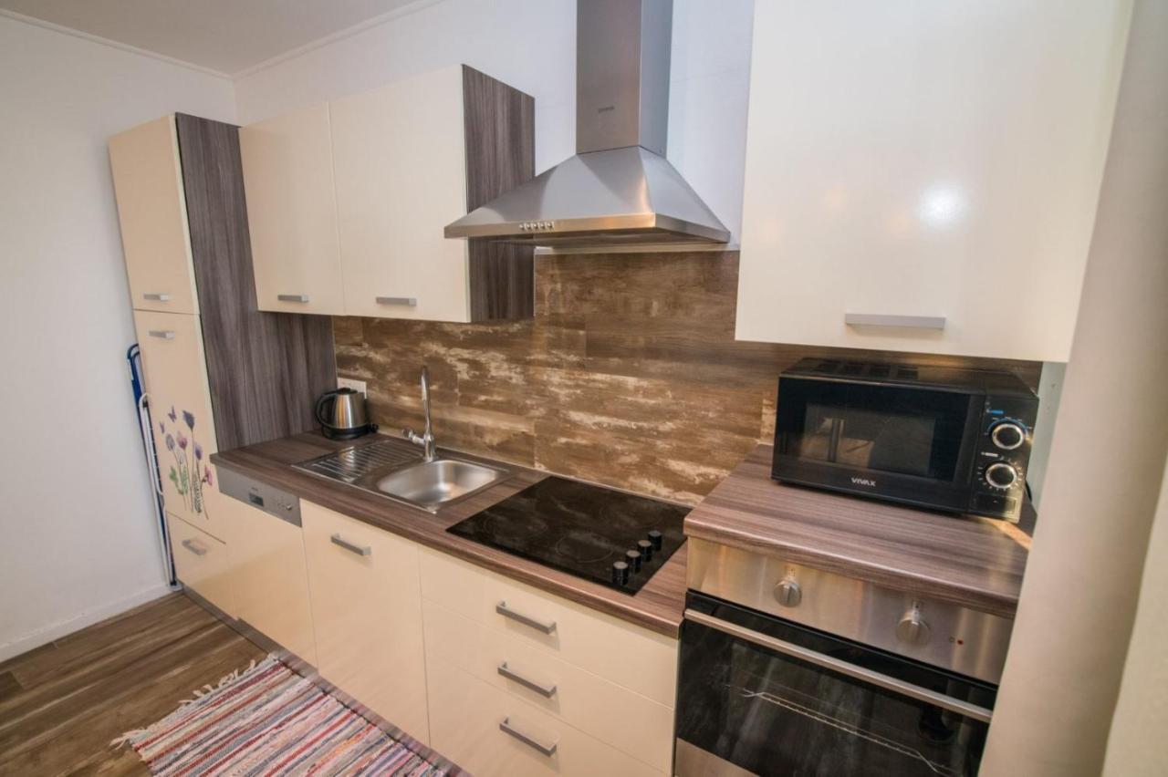 Apartment Traversa Novalja Eksteriør bilde