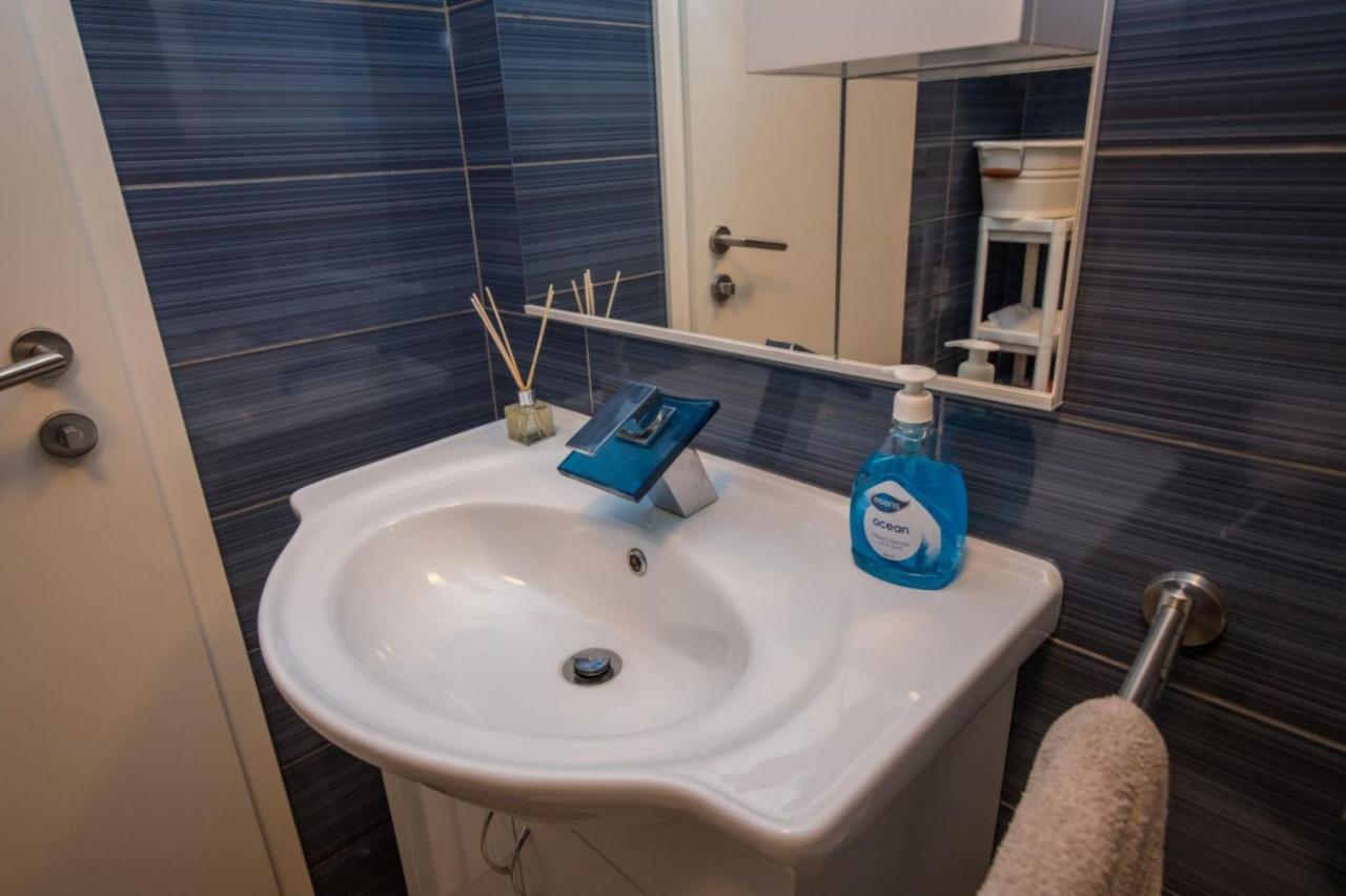 Apartment Traversa Novalja Eksteriør bilde