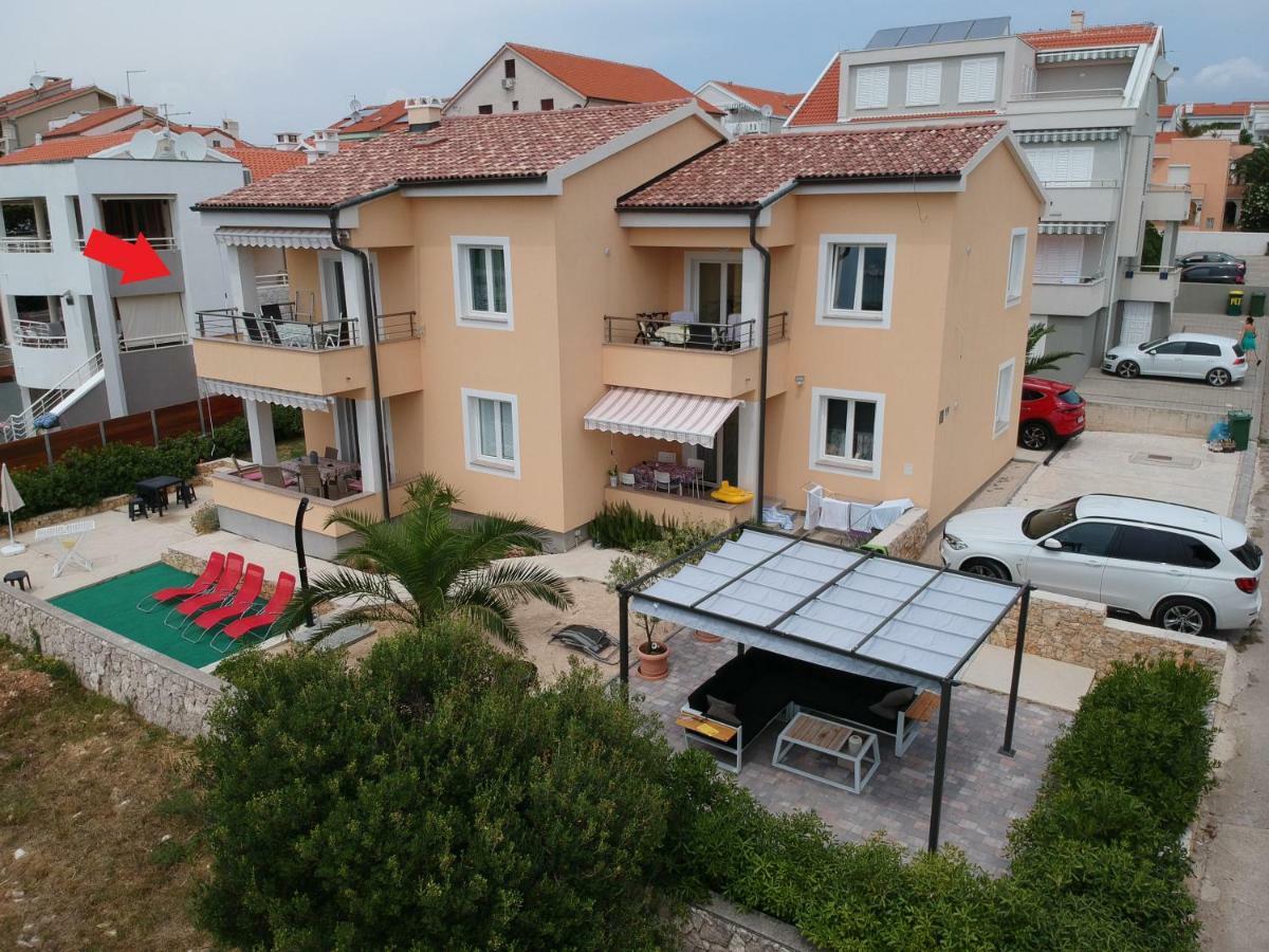 Apartment Traversa Novalja Eksteriør bilde